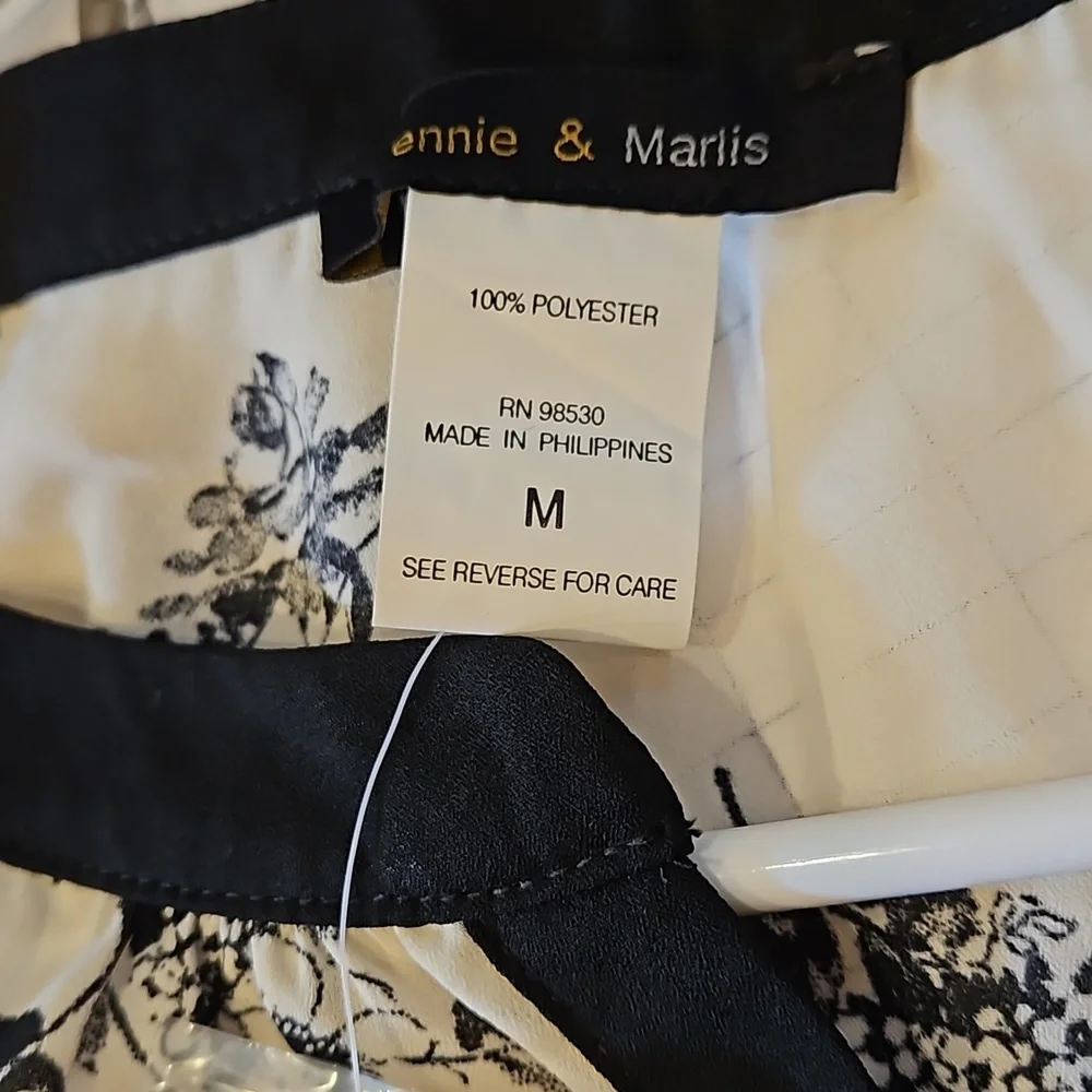 NWT - Jennie & Marlis Floral Blouse - Picture 12 of 13